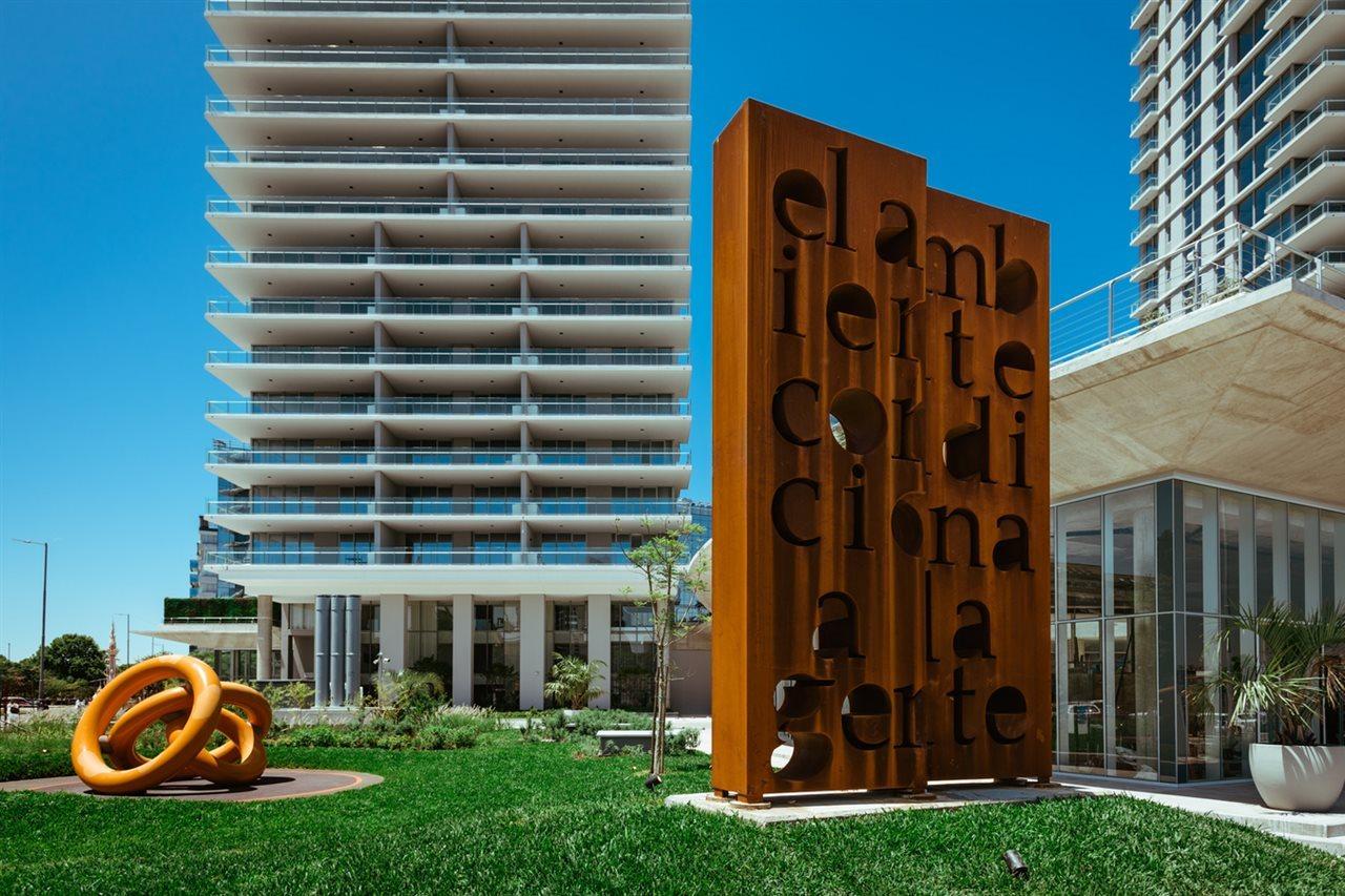 Sls Buenos Aires Puerto Madero Hotel Екстериор снимка The sculpture in 2012