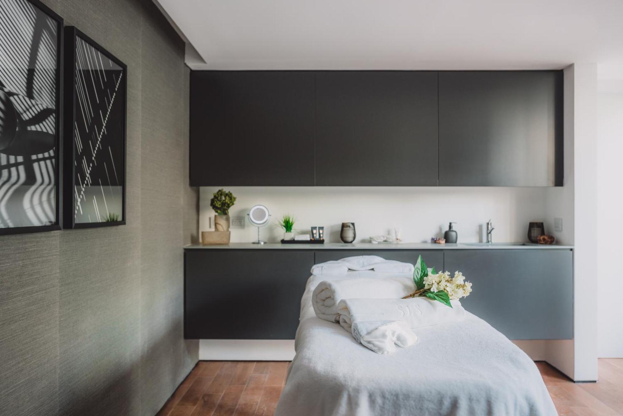 Sls Buenos Aires Puerto Madero Hotel Екстериор снимка Treatment room at The White Room