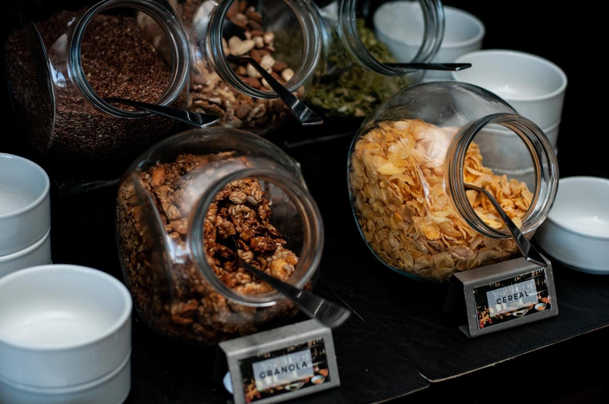 Sls Buenos Aires Puerto Madero Hotel Екстериор снимка Cereal and granola