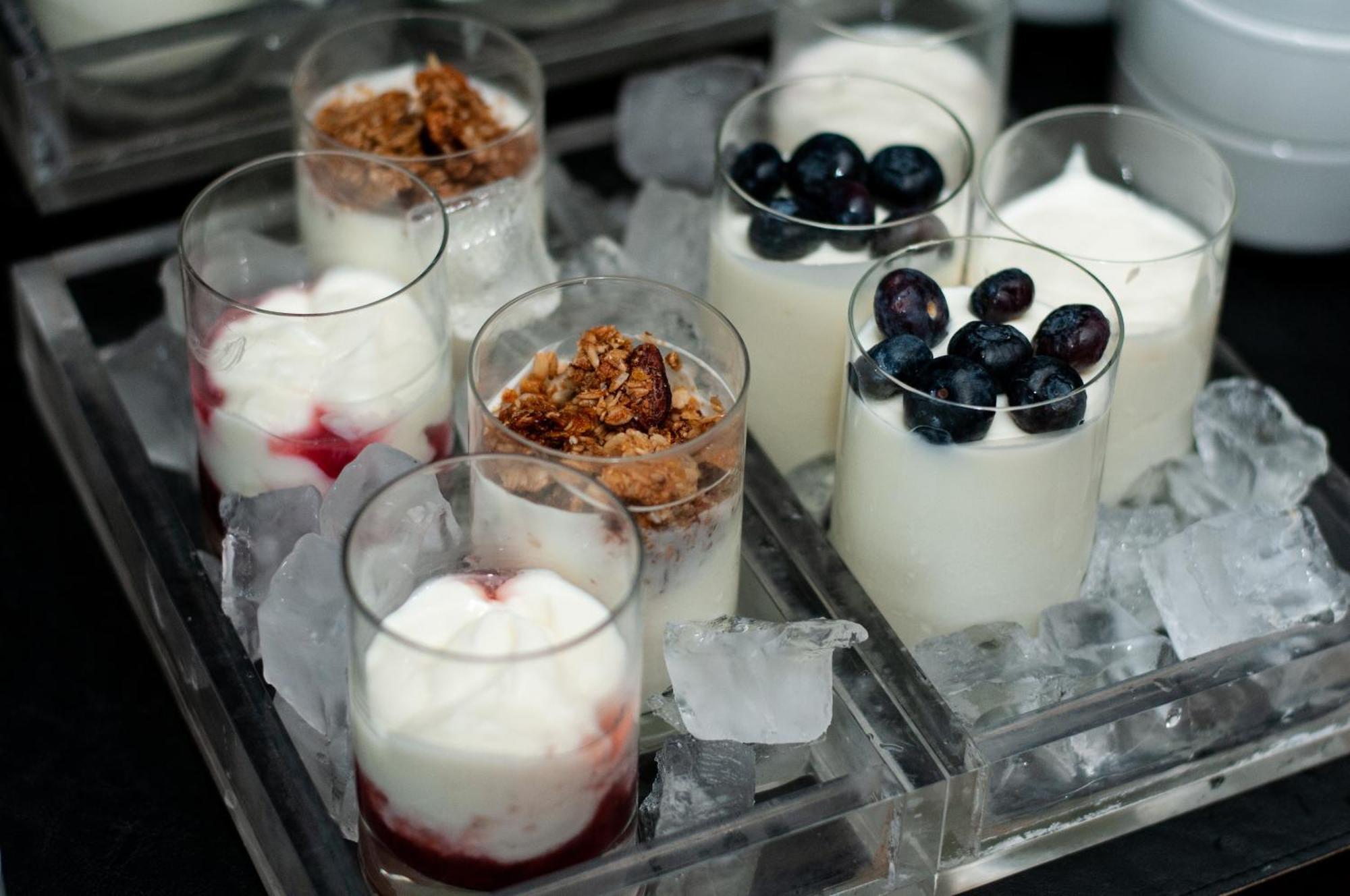 Sls Buenos Aires Puerto Madero Hotel Екстериор снимка Yogurt with fruit