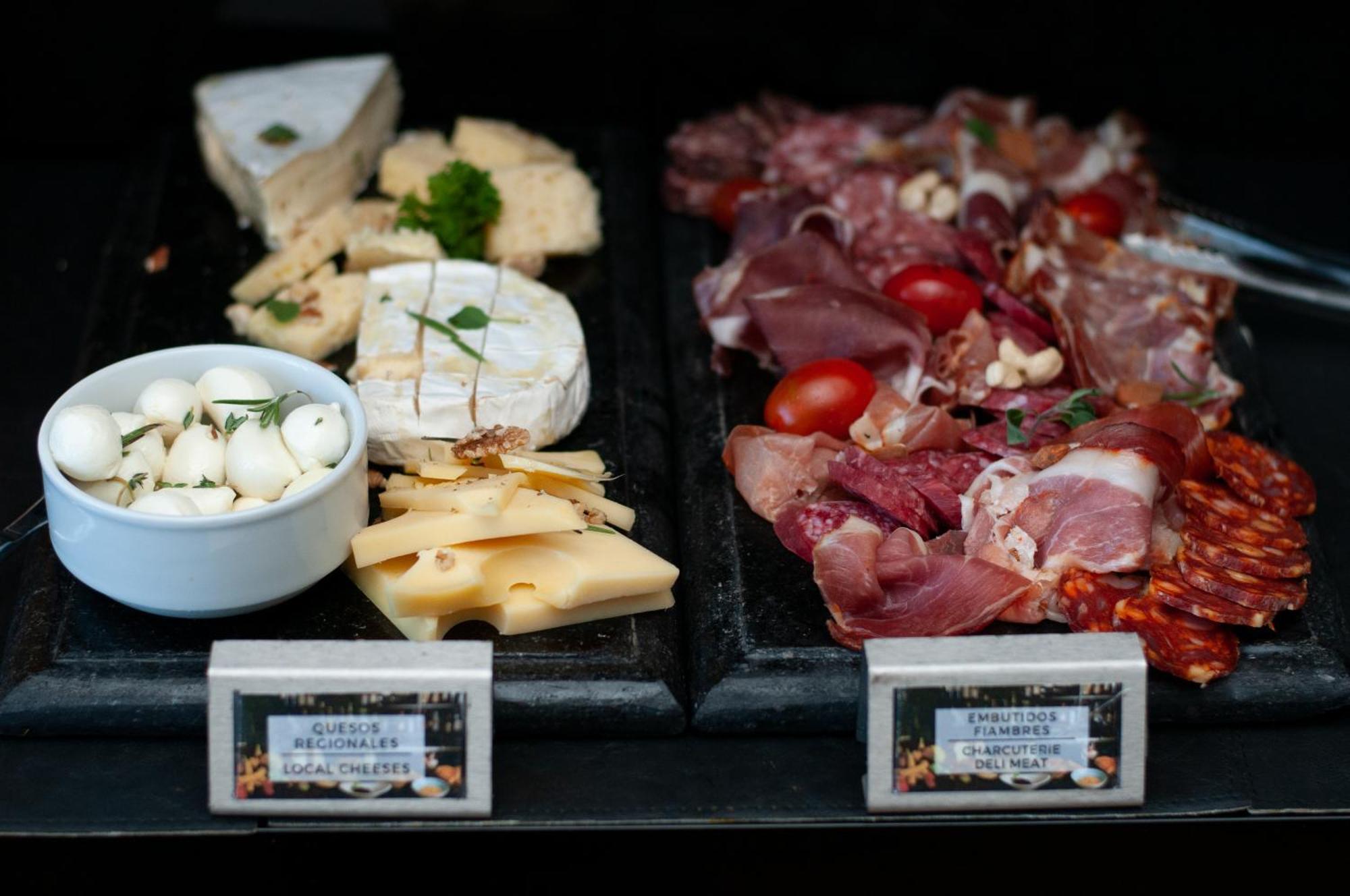 Sls Buenos Aires Puerto Madero Hotel Екстериор снимка Cheese and cold cuts