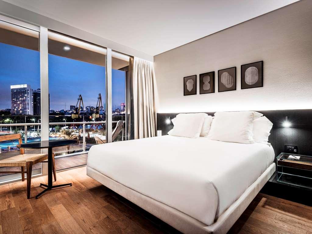 Sls Buenos Aires Puerto Madero Hotel Стая снимка A bedroom at the London Edition