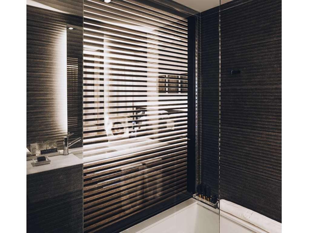 Sls Buenos Aires Puerto Madero Hotel Стая снимка A shower enclosure